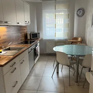Appartement Home- Business Apartment, Private Parking Free